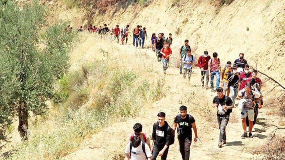 İçişleri Bakanlığı'ndan 'Afgan göçü' iddialarına detaylı yanıt: Sınır güvenliği olmadığı şeklinde algı yaratmaya çalışılıyor