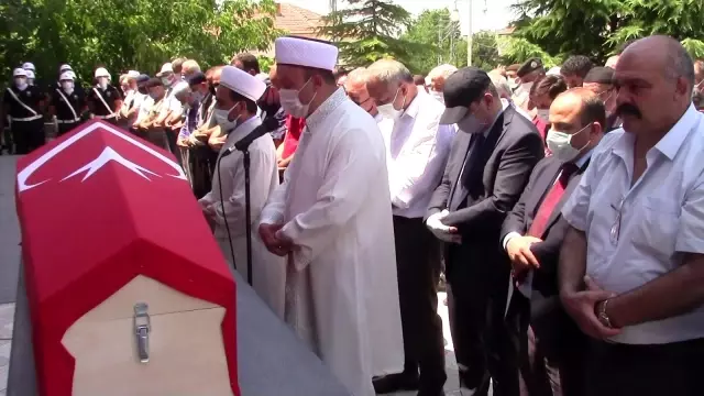 Kansere yenik düşen Emniyet Müdürü Ayvalı son yolculuğuna uğurlandı 3 Kansere yenik düşen Emniyet Müdürü Ayvalı son yolculuğuna uğurlandı