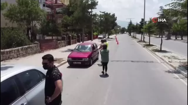 Lokum ikram edip trafik kurallarını hatırlattılar