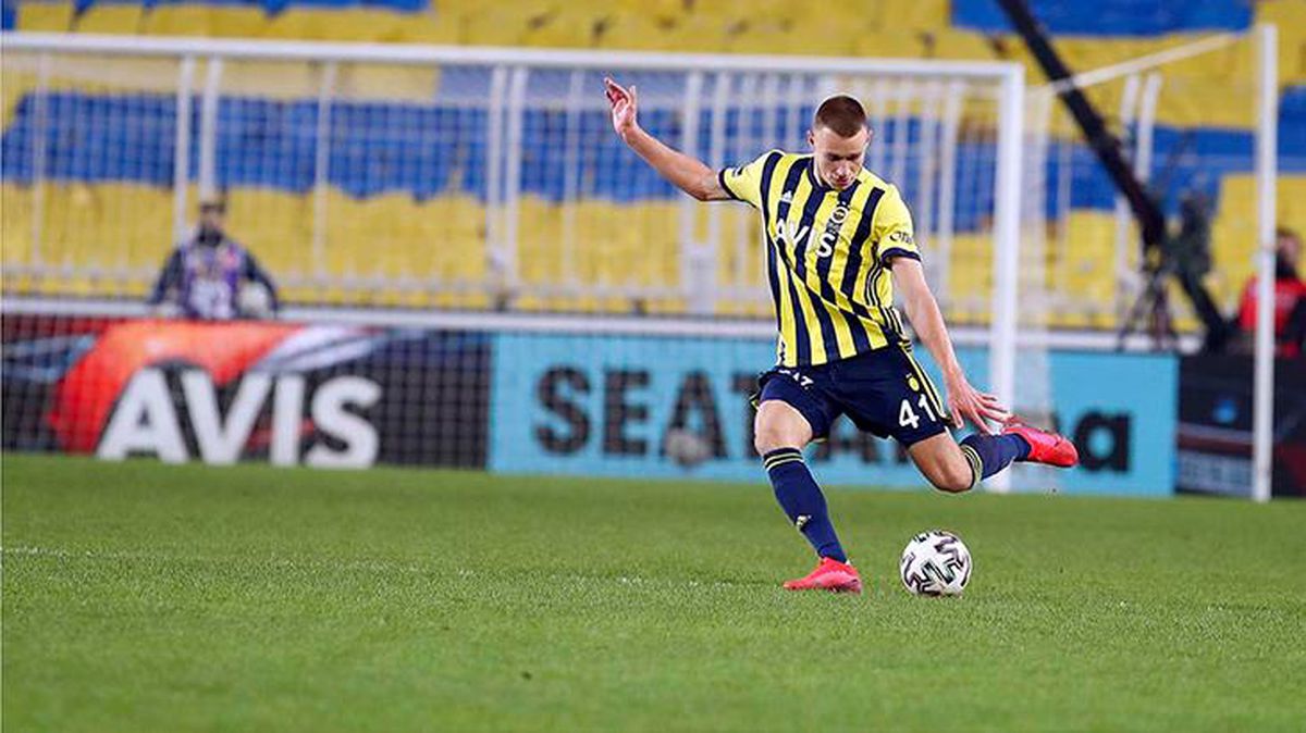 Macar savunmacının satışına Vitor Pereira'dan veto: Şampiyonluk hedefi için Szalai bana lazım