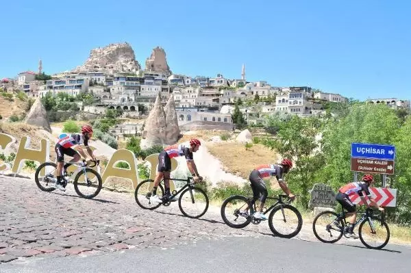 MALEZYALI BİSİKLETÇİLER, KAPADOKYA'DA PEDAL ÇEVİRDİ