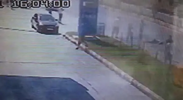 Son dakika haberleri... MOTOSİKLET SÜRÜCÜSÜNÜN ÖLDÜĞÜ KAZA KAMERADA