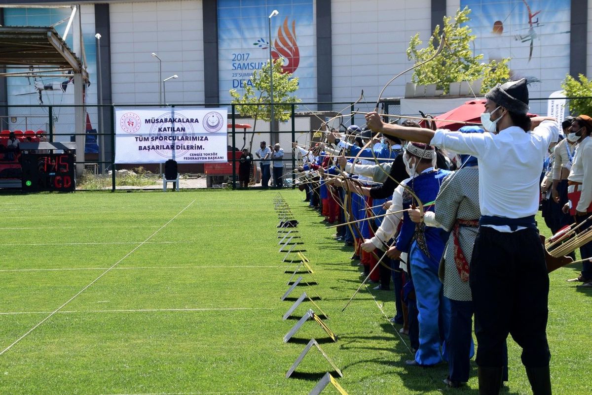 Okçular hedefi 12'den vurmak için yarıştı