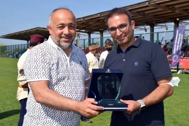 Okçular hedefi 12'den vurmak için yarıştı 5 Okçular hedefi 12'den vurmak için yarıştı
