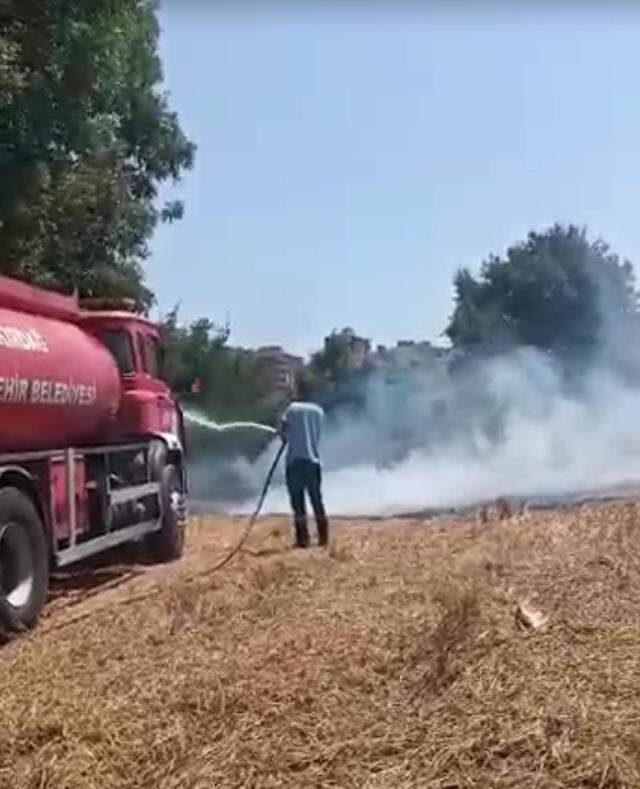 Pişkinliğin bu kadarı! Ormanı yakıp, elini kolunu sallaya sallaya bölgeden ayrıldı