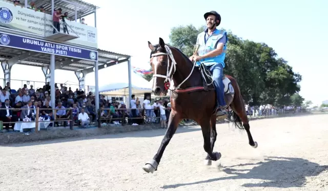 Rahvan At yarışları nefes kesti
