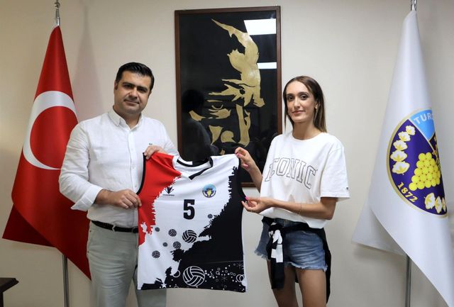 selinay akcin turgutlu belediyespor da 2 14261300 o