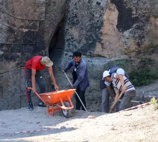 2 bin 700 yıllık anıt gün yüzüne çıkarılıyor