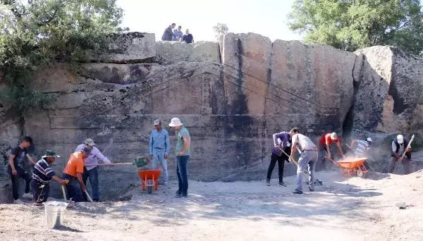 2 bin 700 yıllık anıt gün yüzüne çıkarılıyor