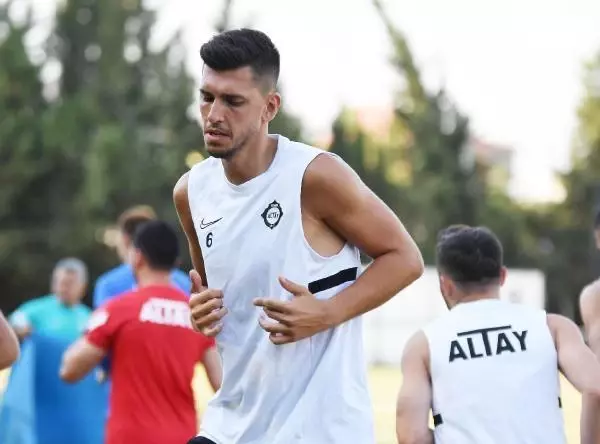 Altay'da Ceyhun sahada, Korcan yok