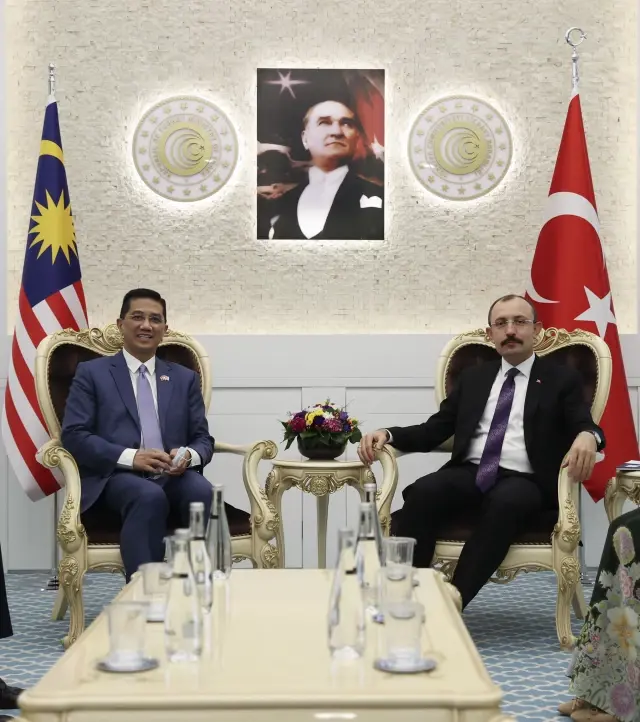 Son dakika haber | Bakan Muş, Malezya Uluslararası Ticaret ve Sanayi Bakanı Ali ile görüştü