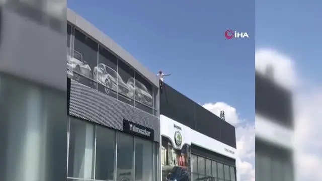 Son dakika 3. sayfa: Çatıya çıkan şahsı polis yakaladı