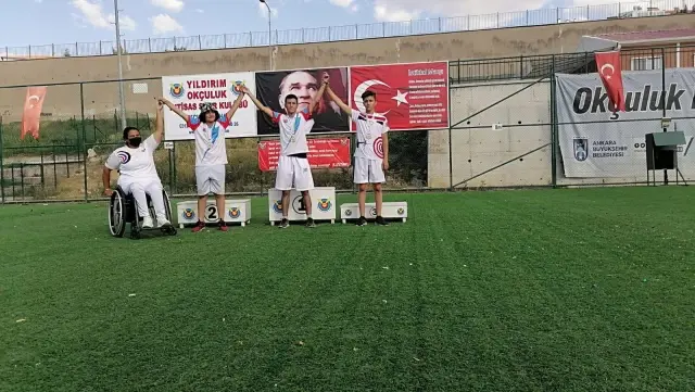 Çubuklu okçular turnuvadan madalyalarla döndü
