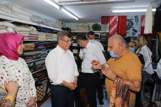 Gelecek Partisi Genel Başkanı Davutoğlu, ziyaretlerde bulundu