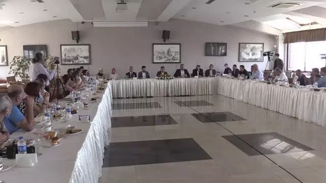 Gelecek Partisi Genel Başkanı Davutoğlu, ziyaretlerde bulundu Gelecek Partisi Genel Başkanı Davutoğlu, ziyaretlerde bulundu
