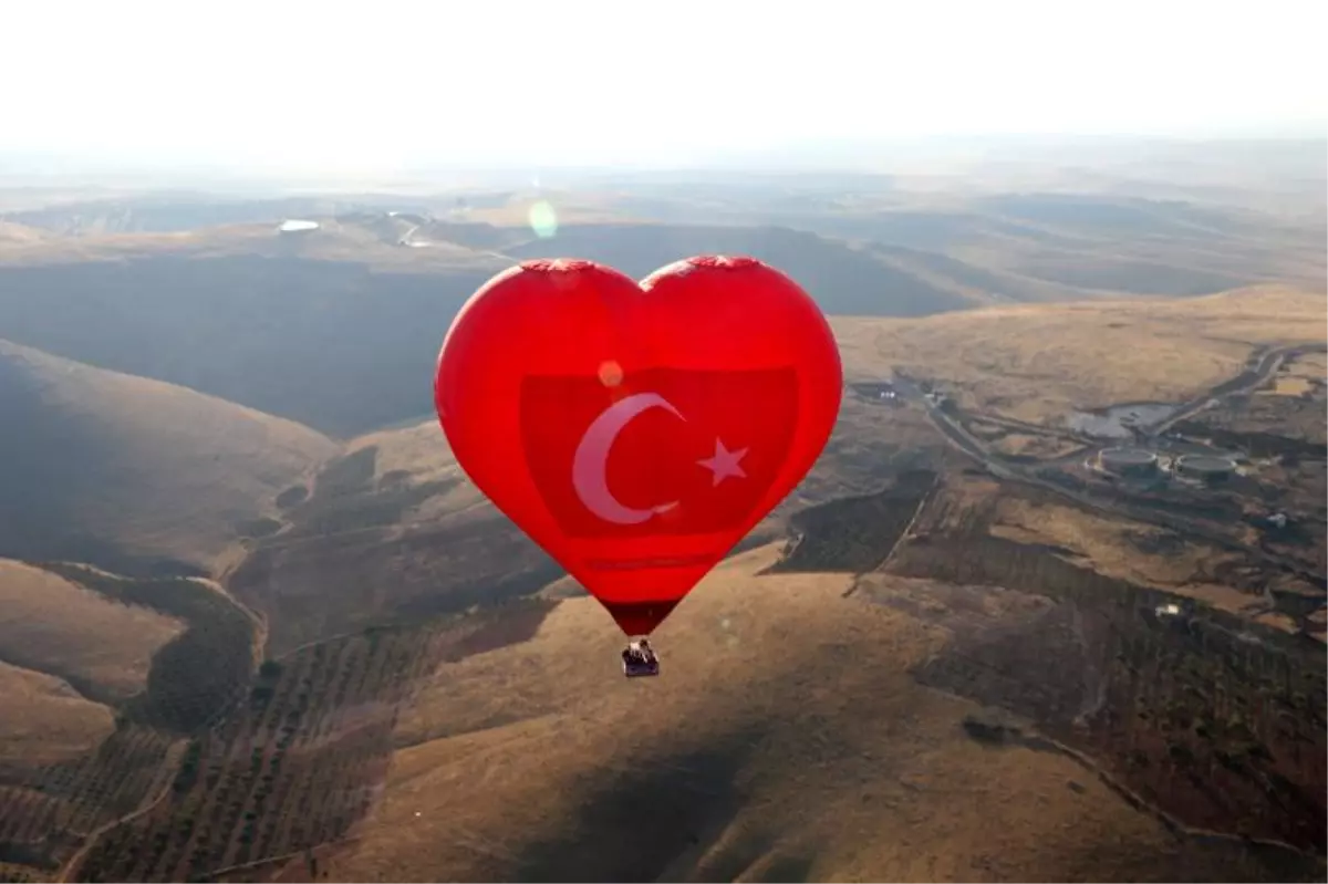 Göbeklitepe'de sezonun ilk sıcak hava balonu uçuşu gerçekleştirildi