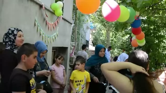 Hakkari'de masal ve doğum günü etkinliği Hakkari'de masal ve doğum günü etkinliği