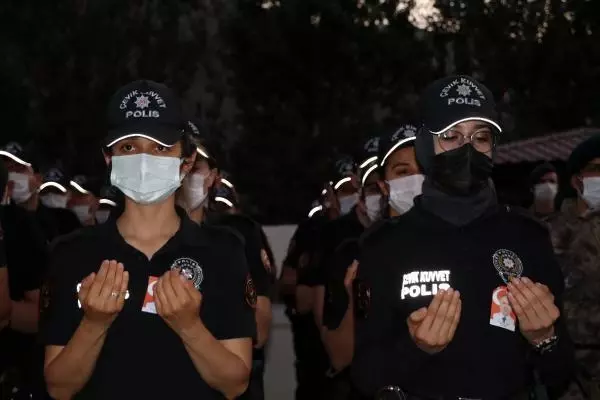 Son dakika haber... HAKKARİ EMNİYET MÜDÜR YARDIMCISI CEVHER, POLİS MEMURUNUN SALDIRISINDA ŞEHİT OLDU