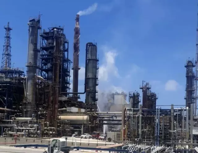 İsrail'de petrol rafinerisinde patlama İsrail'de petrol rafinerisinde patlama