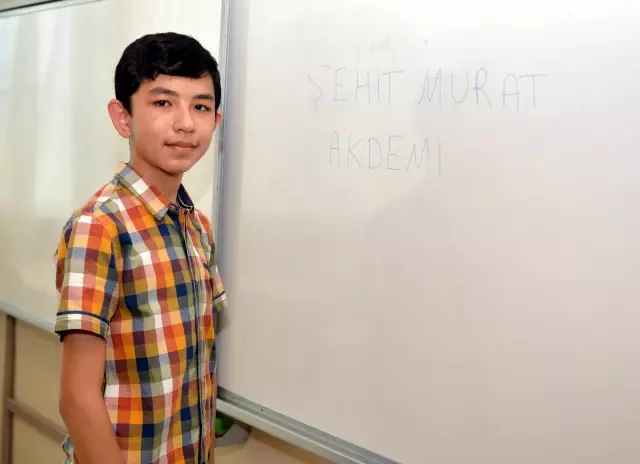 LGS sınavında birinci olan Özbek öğrencinin yeni hedefi YKS'de Türkiye birinciliği