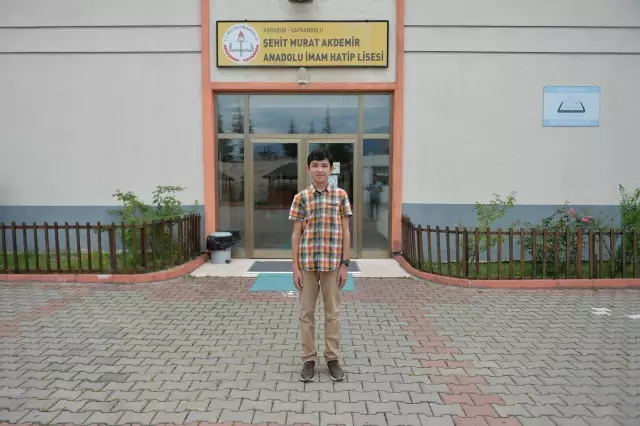 LGS sınavında birinci olan Özbek öğrencinin yeni hedefi YKS'de Türkiye birinciliği