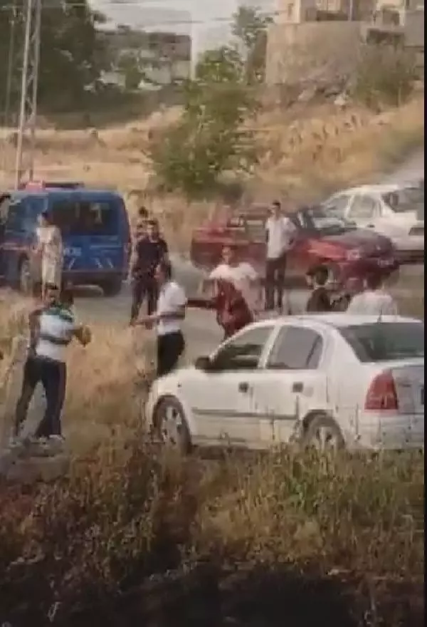 MAHALLE DÜĞÜNÜNDE KAVGA ÇIKTI, JANDARMA UYARI ATEŞİYLE SONLANDIRDI