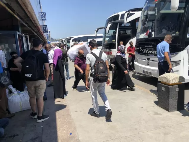 Otogarda yoğunluk başladı, erken rezervasyon öneriliyor