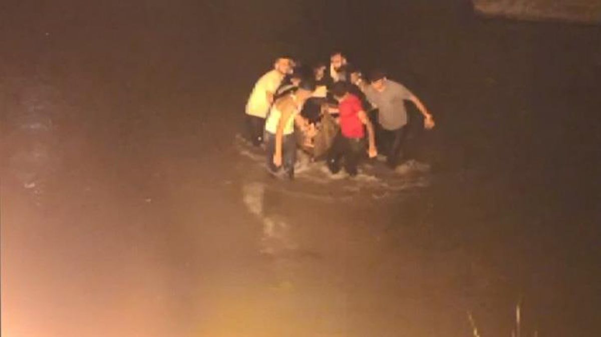 Köprüde selfie çeken kadın, Dicle Nehri'ne düştü! Yardımına vatandaşlar koştu