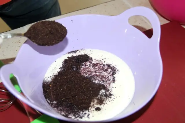 Tescilli dutu una çevirdi, kek ve dondurmada kullandı