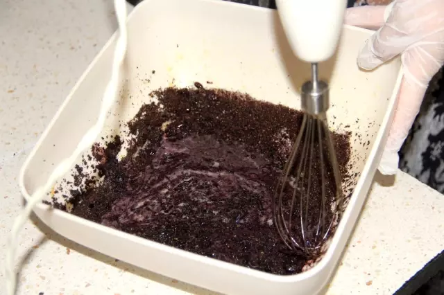 Tescilli dutu una çevirdi, kek ve dondurmada kullandı