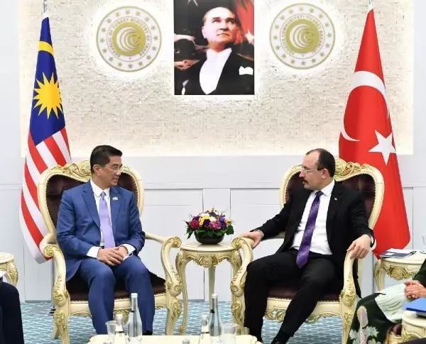 Son dakika haber | Bakan Muş, Malezya Uluslararası Ticaret ve Sanayi Bakanı Ali ile görüştü