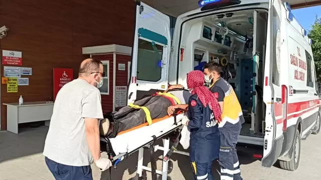 Virajda kontrolden çıkan servis midibüsü dereye uçtu