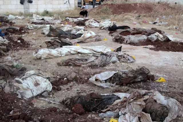 Afrin'de PKK/YPG/PYD vahşeti ortaya çıktıAfrin'de toprağa gömülü 35 kişinin cansız bedeni bulundu