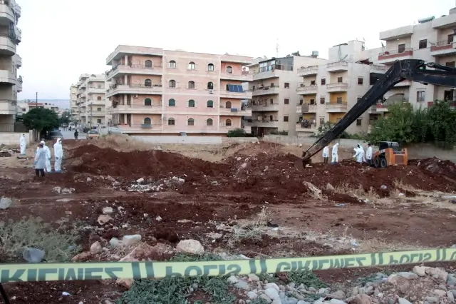 Afrin'de PKK/YPG/PYD vahşeti ortaya çıktıAfrin'de toprağa gömülü 35 kişinin cansız bedeni bulundu