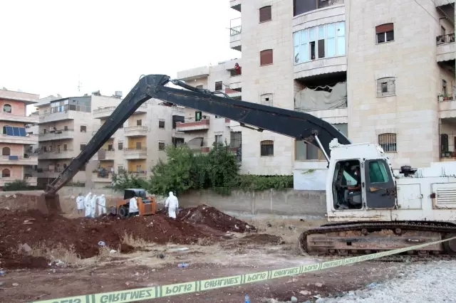 Afrin'de PKK/YPG/PYD vahşeti ortaya çıktıAfrin'de toprağa gömülü 35 kişinin cansız bedeni bulundu
