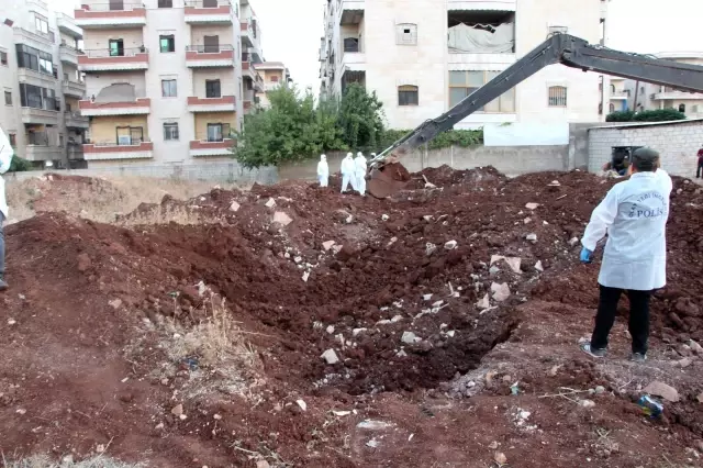 Afrin'de PKK/YPG/PYD vahşeti ortaya çıktıAfrin'de toprağa gömülü 35 kişinin cansız bedeni bulundu