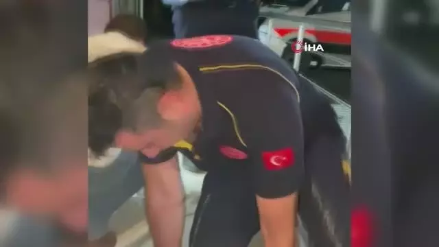 (AFYONKARAHİSAR)112 Acil Servis ekipleri bu sefer de bir köpeğin hayatını kurtardı (AFYONKARAHİSAR)112 Acil Servis ekipleri bu sefer de bir köpeğin hayatını kurtardı