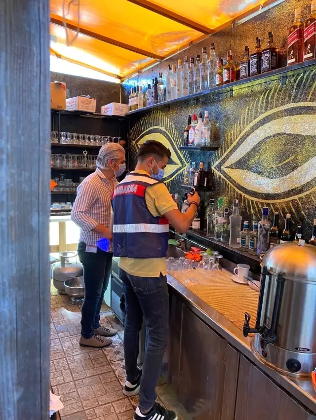 Antalya'da 25 litre sahte içki ele geçirildi