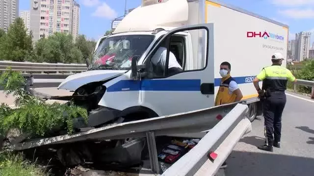 Son dakika haber | ATAŞEHİR'DE KAZA YAPAN KAMYONET SÜRÜCÜSÜ SICAKTAN KENDİMDEN GEÇMİŞİM