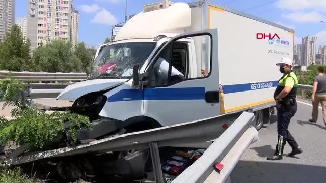 Son dakika haber | ATAŞEHİR'DE KAZA YAPAN KAMYONET SÜRÜCÜSÜ SICAKTAN KENDİMDEN GEÇMİŞİM