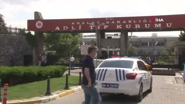 Bağcılar'da öldürülen kardeşlerin ağabeyi: 'Kardeşlerimi hem dolandırdı, hem öldürdü' Bağcılar'da öldürülen kardeşlerin ağabeyi: 'Kardeşlerimi hem dolandırdı, hem öldürdü'