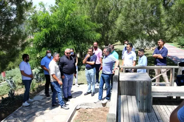 Başkan Sandal, Bayraklı'yı karış karış geziyor