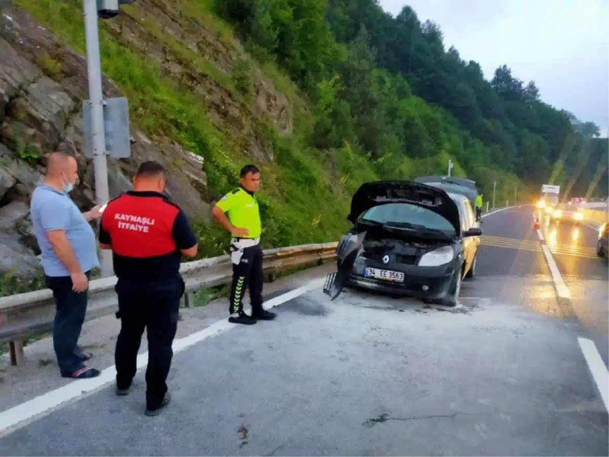 Bolu Dağı'nda seyir halindeki otomobil yandı