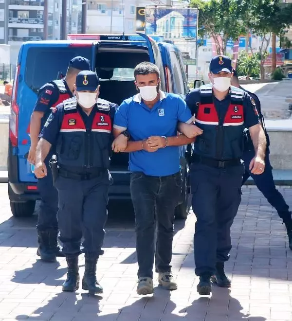 Kamera açısı bozulunca her şey aydınlandı! Eşini öldüren cani, çıkarıldığı mahkemede tutuklandı Kamera açısı bozulunca her şey aydınlandı! Eşini öldüren cani, çıkarıldığı mahkemede tutuklandı