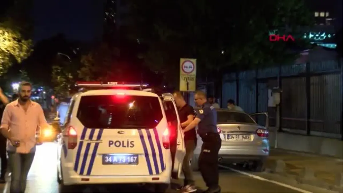 Son dakika: Bağcılar'da yolun karşısına geçmek isterken otomobilin çarptığı çocuk ağır yaralandı