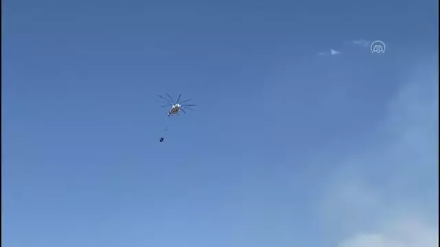 Son dakika haberi! KAHRAMANMARAŞ - Onikişubat Çamlıbel mevkisinde çıkan orman yangını kontrol altına alındı