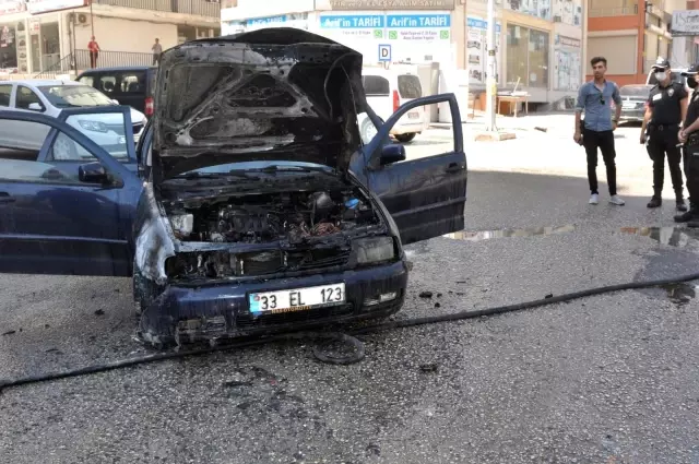 Hareket halindeki otomobil alev aldı