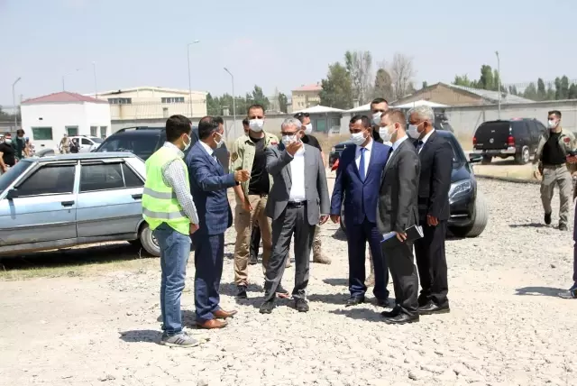 Muş Valisi Gündüzöz Malazgirt'te