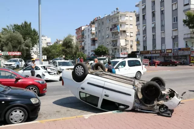 Park etmek isterken kontrolden çıkan otomobil, faciaya neden oluyordu