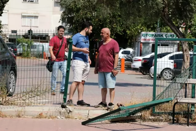 Park etmek isterken kontrolden çıkan otomobil, faciaya neden oluyordu